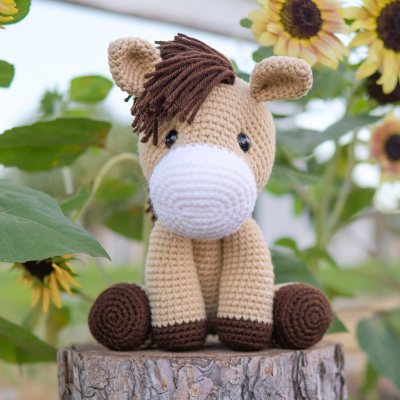 Коник - Безкоштовні схеми амігурумі, описи та майстер-класи із в''язання гачком