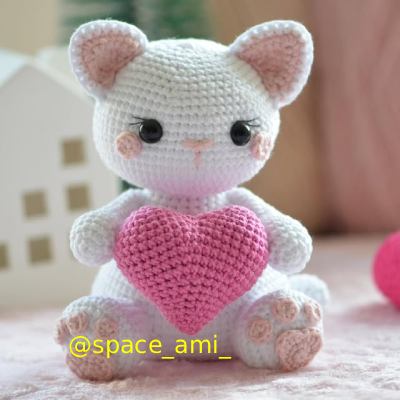 Котик-валентинка - Безкоштовна схема в'язання гачком іграшки амігурумі