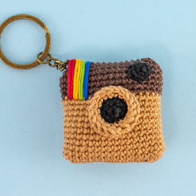 Instagram-фотоапарат - схема в'язання брелок гачком амігурумі